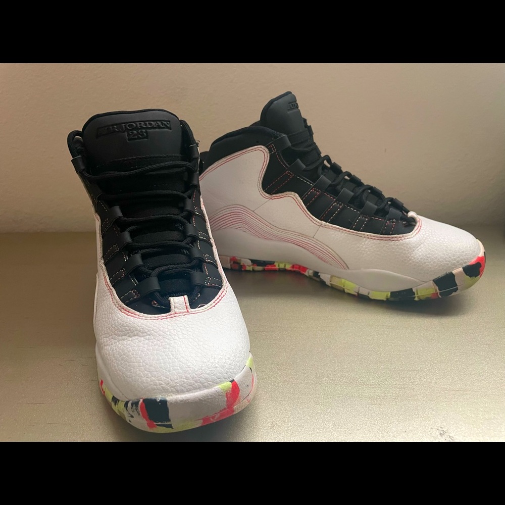 Air Jordan 10 Retro SE GS.   Youth -6.5